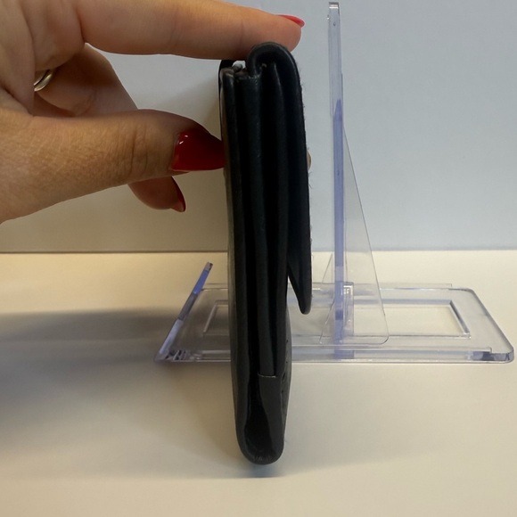 Gucci Black Leather Wallet with Bamboo Accent - Picture 10 of 11